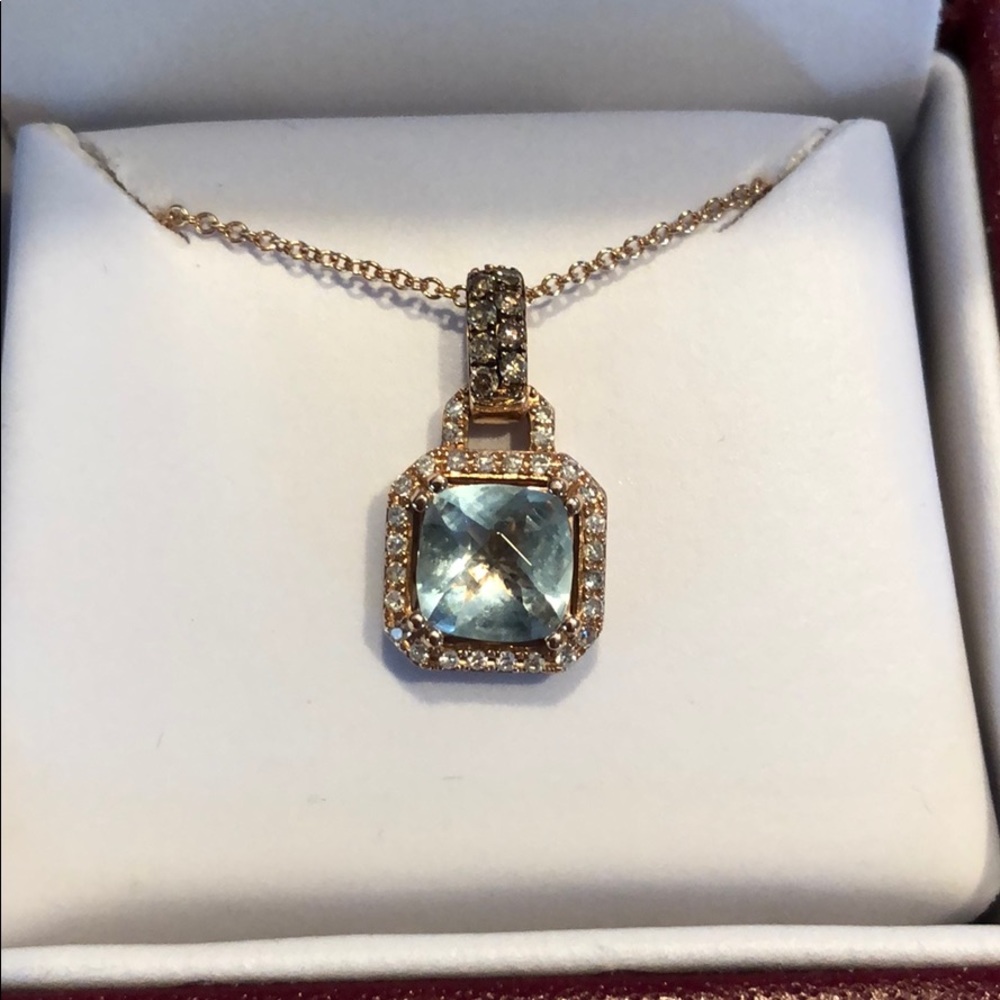 Aquamarine Pendant Rose Gold chain w. Diamonds